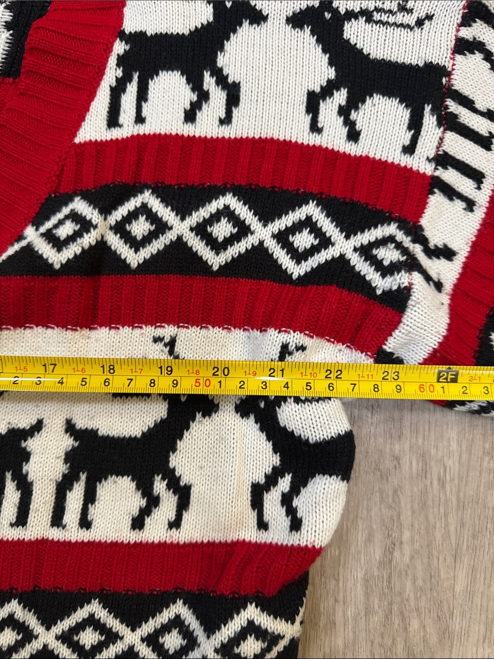 Christmas Cardigan! XXL. Red, White & Black Reindeer Knit Cardigan Sweater - Picture 7 of 13